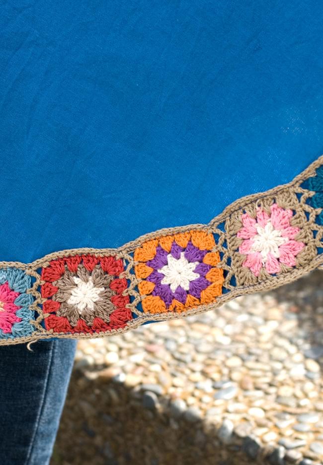 フラワー刺繍ポケットAラインワンピース - スカイブルー 6 - 裾の花がら刺繍をアップにしてみました。
