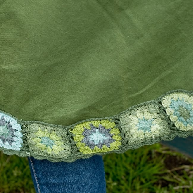 フラワー刺繍ポケットAラインワンピース - カーキ 4 - 裾部分です。
