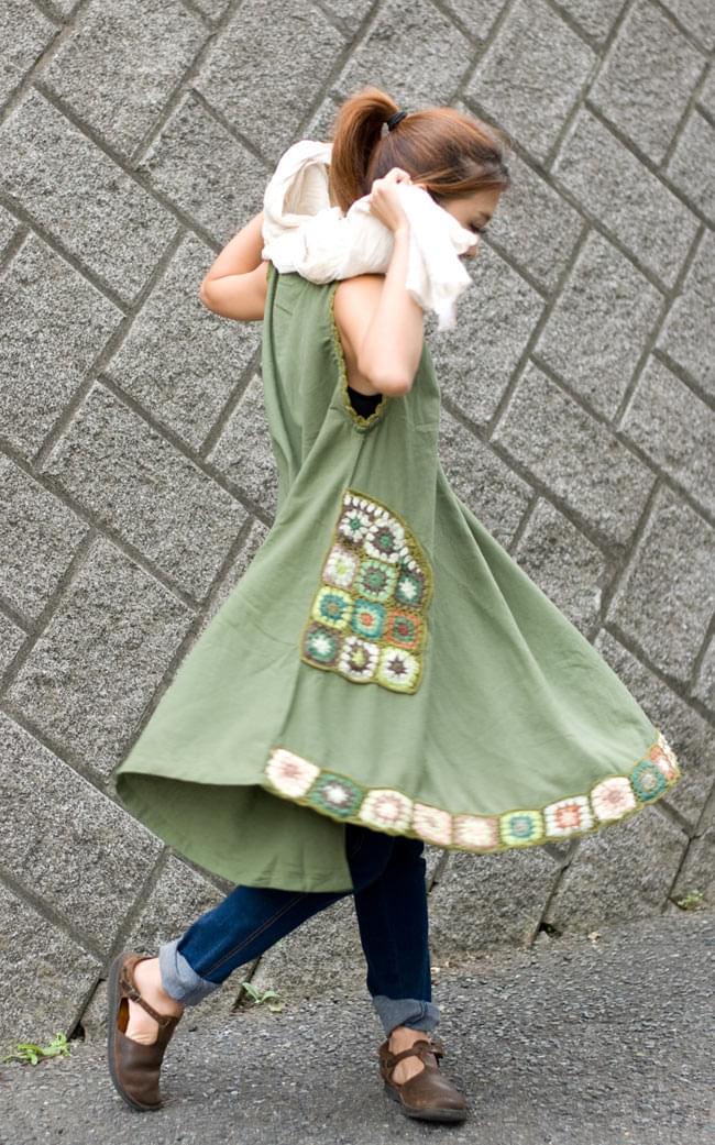 フラワー刺繍ポケットAラインワンピース - グレー 7 - 動いてもAラインのフレアがとてもきれいです。