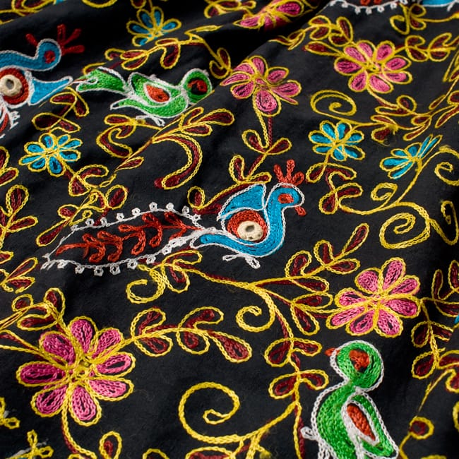 【1点物】カッチ地方のトライバル刺繍 2WAYスカート - ブラック 3 - 刺繍もとても美しいです。