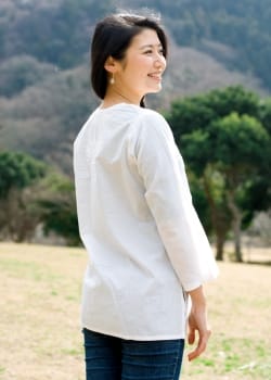 ラクノウ刺繍の白色チュニック - サブ3