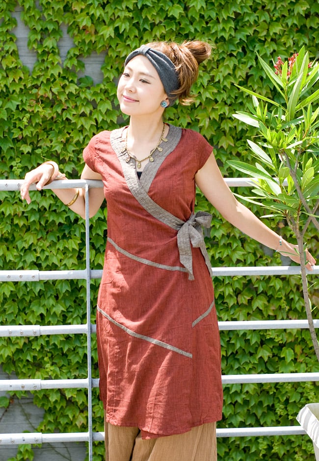 半袖コットンロングカシュクール - 茶の写真