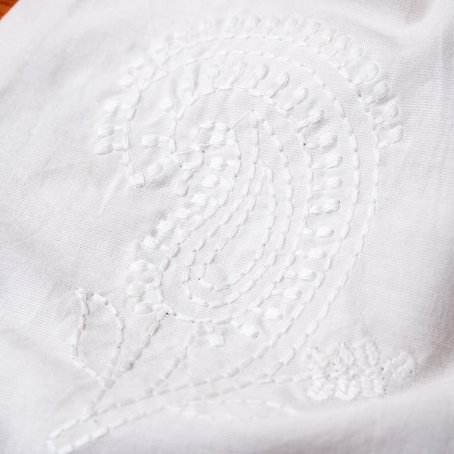 サフェード刺繍シンプルホワイト ノースリーブチュニック 11 - 拡大写真です