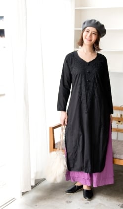 たっぷり刺繍のシンプルクルティ - サブ2