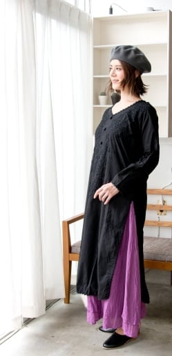 たっぷり刺繍のシンプルクルティ - サブ3