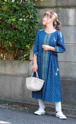 ウッドブロックプリントのインディゴワンピース - サブ2