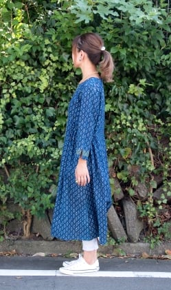 ウッドブロックプリントのインディゴワンピース - サブ3