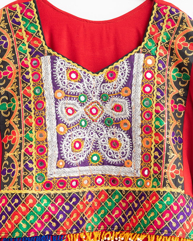【全て1点もの】　パシュトゥーン族の伝統衣装　カミーズドレス　【赤】 10 - No.1　刺繍部分を拡大しました。