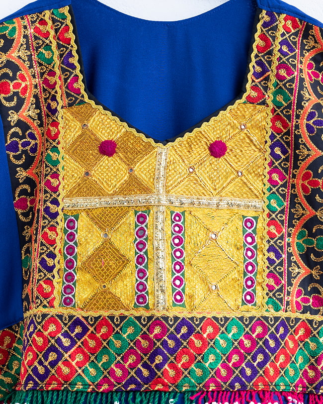 【全て1点もの】　パシュトゥーン族の伝統衣装　カミーズドレス　【青】 18 - No.5　刺繍部分を拡大しました。