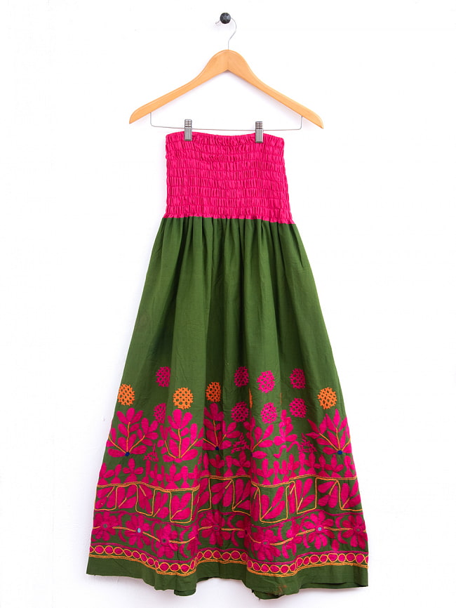 カッチ地方のトライバル刺繍 2WAYスカート ピンク×グリーンの写真1枚目です。鮮やかな色合いがとても素敵なワンピースです。ワンピース,カッチ刺繍,コットン,刺繍,キシスカート,ロングスカート,カラフル,民族衣装