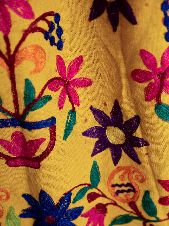 カッチ地方のトライバル刺繍 2WAYスカート オレンジ×イエロー 6 - プリントや汚れ、ほつれ等がある場合もございます。インドから届いた状態のまま販売いたしますので、御理解のうえお買い求めください。