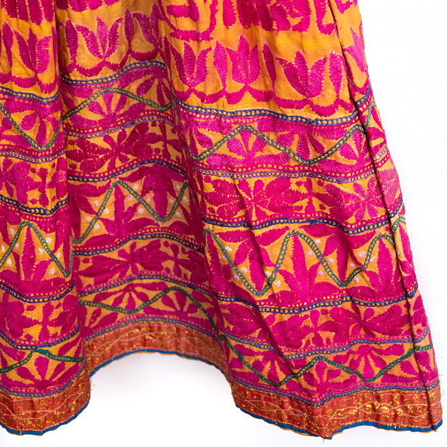 カッチ地方のトライバル刺繍 2WAYスカート ピンク 6 - プリントや汚れ、ほつれ等がある場合もございます。インドから届いた状態のまま販売いたしますので、御理解のうえお買い求めください。