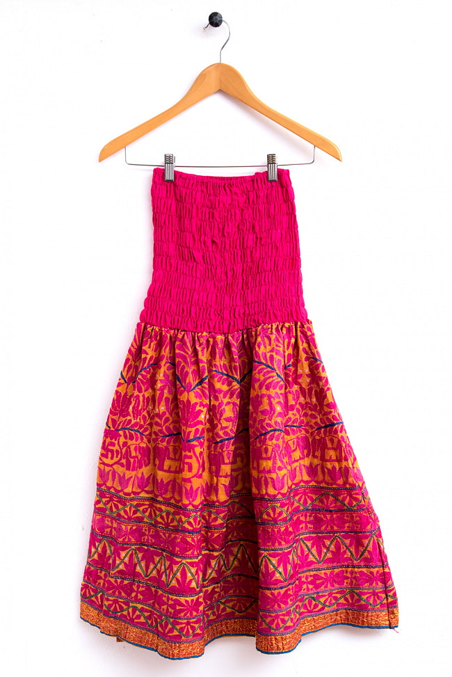 カッチ地方のトライバル刺繍 2WAYスカート ピンクの写真1枚目です。鮮やかな色合いがとても素敵なワンピースです。ワンピース,カッチ刺繍,コットン,刺繍,キシスカート,ロングスカート,カラフル,民族衣装