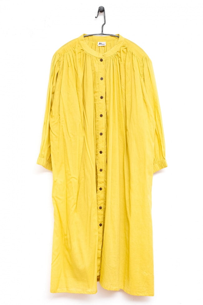 透け感で軽やかに　たっぷりギャザーのコットンボタンロングシャツ 12 - 5：レモン