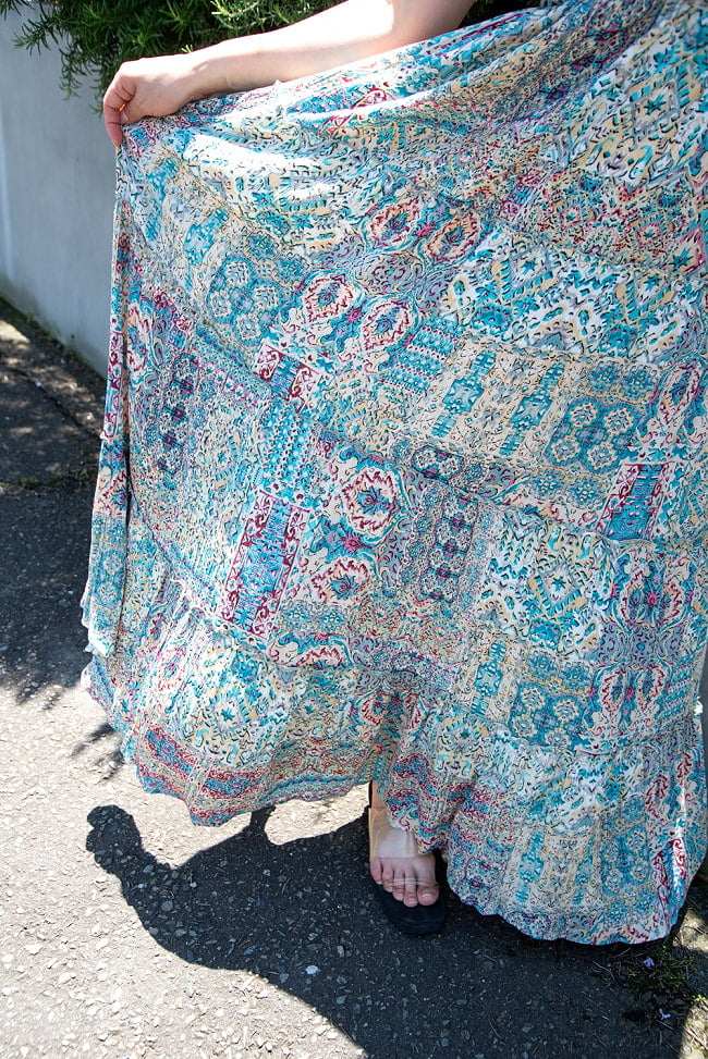 マキシ丈のパステルプリントのプリーツドレス 4 - この素材が気持ちよくて可愛いのです