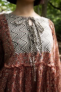 インド伝統 ウッドブロックプリントのティアードワンピース - サブ4