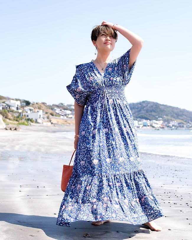 ウッドブロックプリントを贅沢に使った ボヘミアンマキシドレス フレアワンピース ロング丈 2 - 身長158cmの着用例になります。リゾートで来たい1枚です。