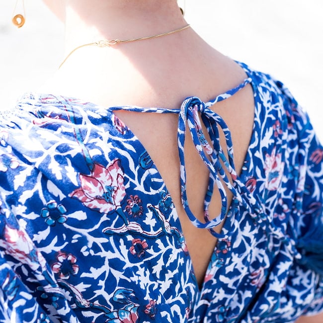 ウッドブロックプリントを贅沢に使った ボヘミアンマキシドレス フレアワンピース ロング丈 7 - 背中部分です