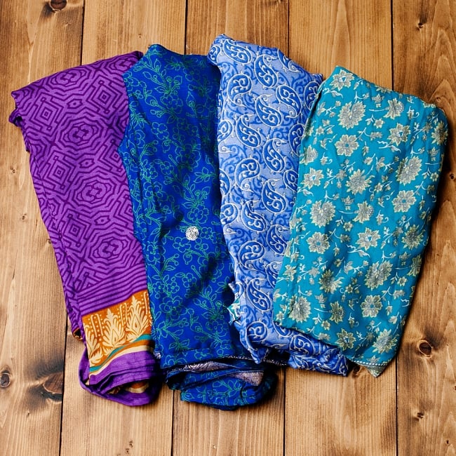 アンティークサリー生地のタイパンツ - 青・紫系の写真タイパンツ,サリー,アンティークサリー,オールドサリー,ユニセックス,美脚,長足,ビッグシルエット,アジアン ファッション