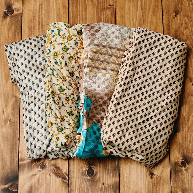 アンティークサリー生地のタイパンツ - 白・アイボリー系の写真タイパンツ,サリー,アンティークサリー,オールドサリー,ユニセックス,美脚,長足,ビッグシルエット,アジアン ファッション