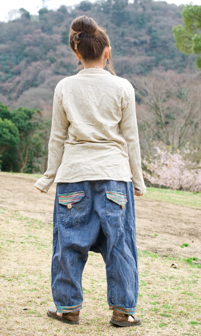 コットンストーンウォッシュパンツ 3 - 後ろ姿はこんな感じです。