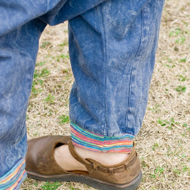 コットンストーンウォッシュパンツ 7 - 足首はニットになっているので、引きずる心配ご無用です。