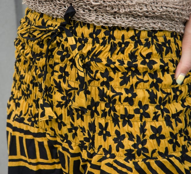 ぞうさんとお花の2WAYモモンガパンツ 【黒×黄】 4 - ウエスト部分はゴムと紐で調節可能です!