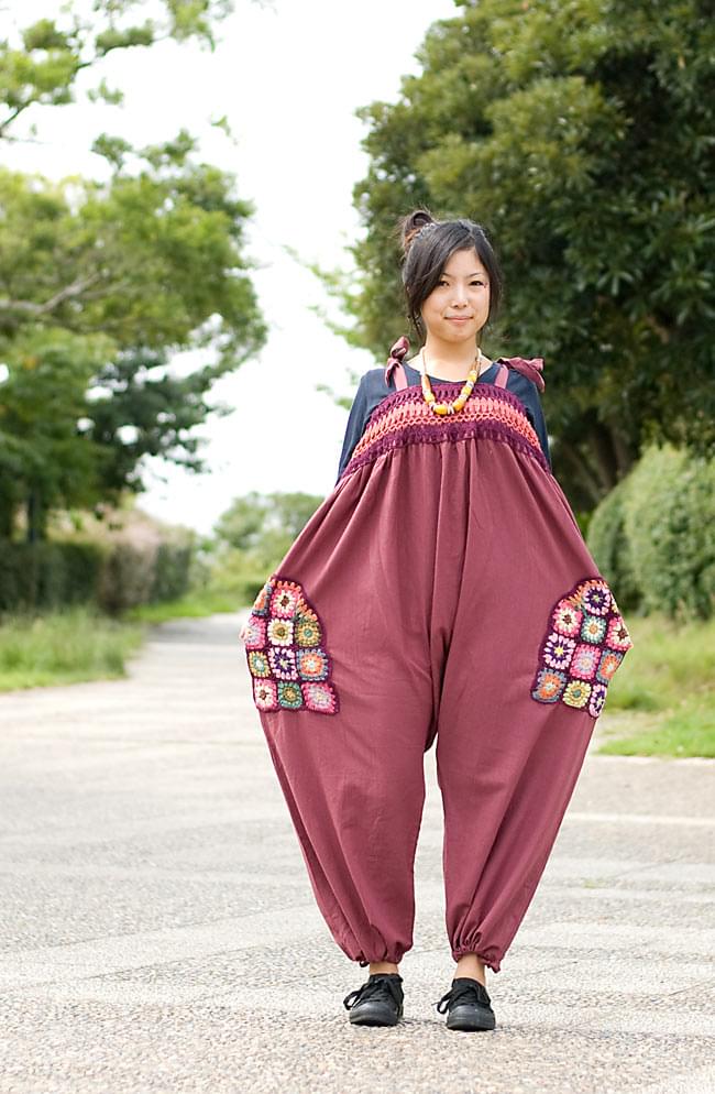 フラワー刺繍のゆったりサロペット 【ボルドー】 の通販 - TIRAKITA.COM