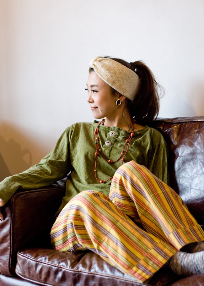 コットンストライプパンツ 【赤紫系】の商品写真 4枚目 ゆったりデザインなのでリラックスタイムにもピッタリです。