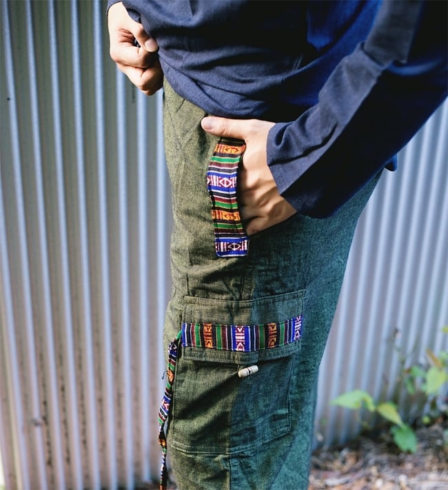 エスニック刺繍 4ポケットカーゴパンツ 8 - シンプルを基調としていますが、刺繍があることで単調でなく、他にはない雰囲気に。
