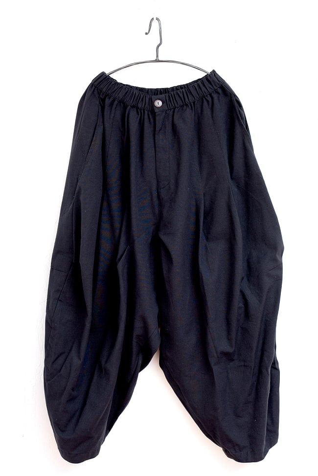 ゆるっとまあるいシルエットが可愛い シンプルコットンのサーカスパンツの選択用写真