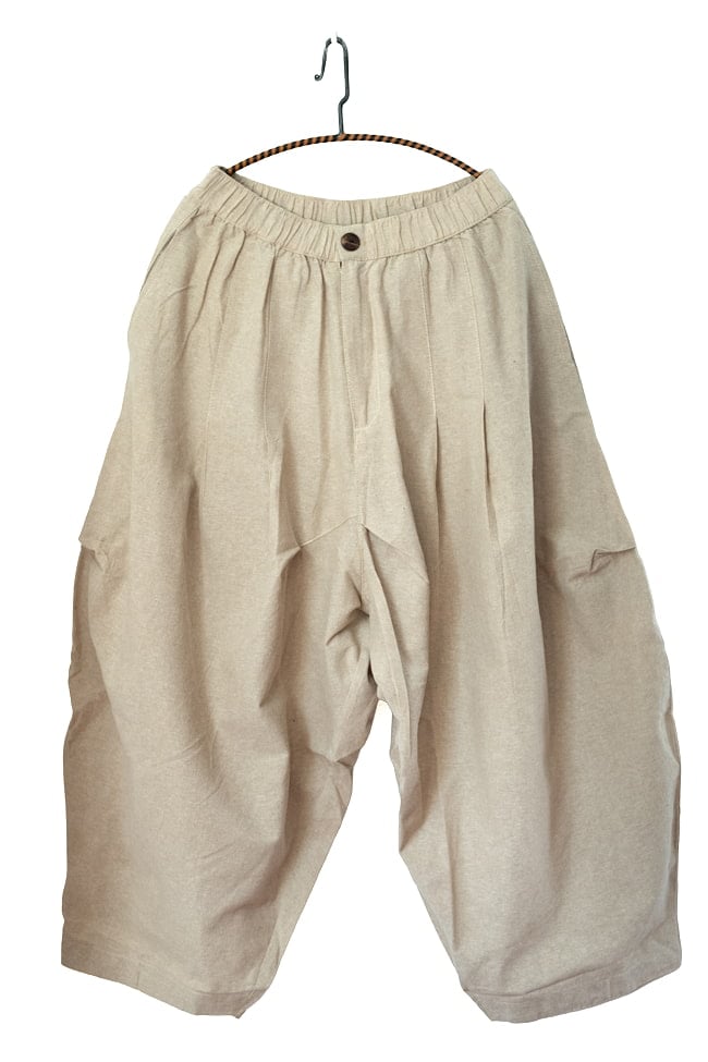 ゆるっとまあるいシルエットが可愛い シンプルコットンのサーカスパンツの選択用写真