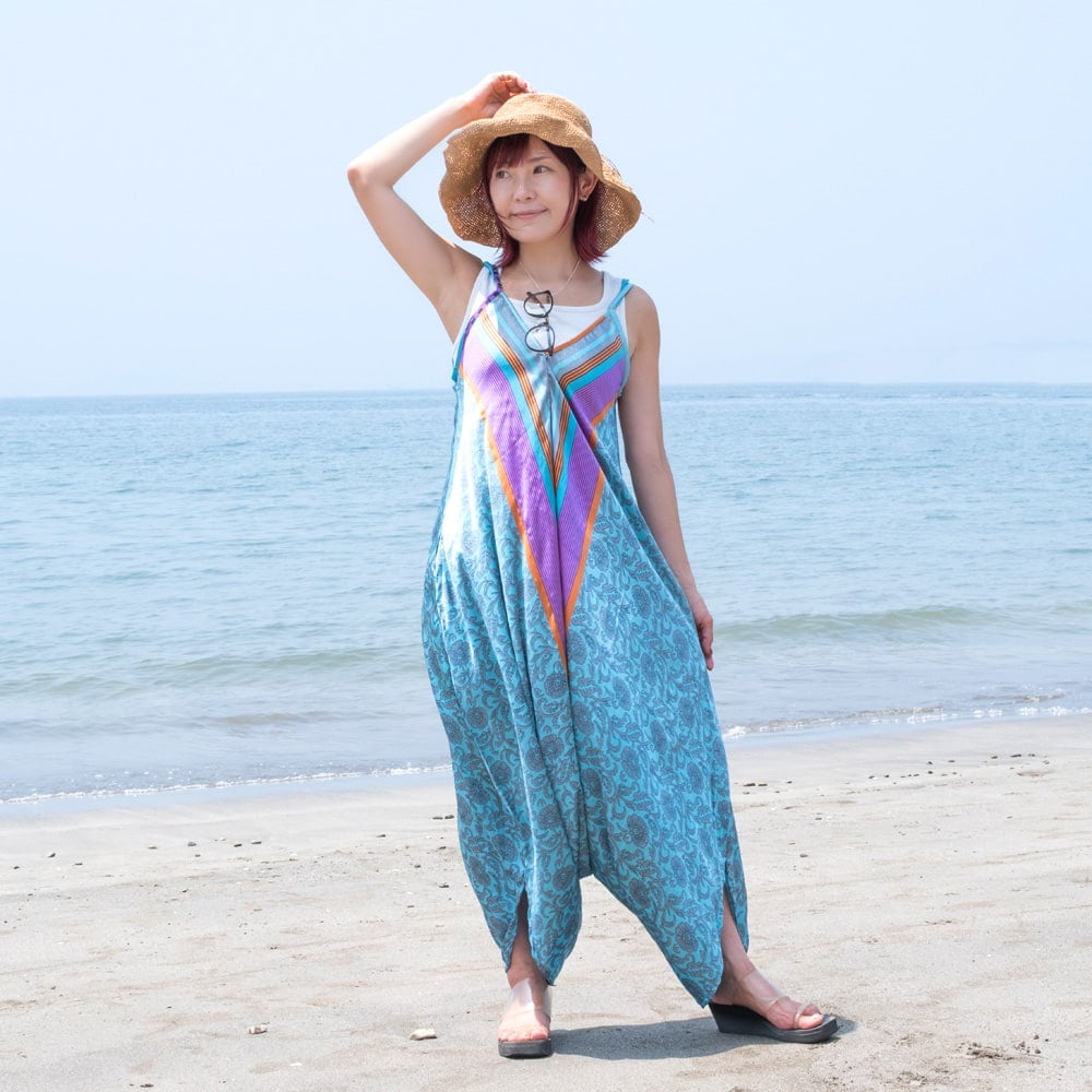 何も着てないかのような軽さ！ アンティークサリーのモモンガサロペット2枚目の説明写真です