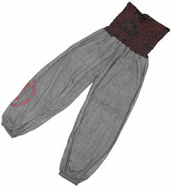 ブッダプリント・リヴタイパンツ 4 - 平らな所に置いて撮りました