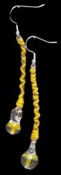 ヘンプとガラスのきのこピアス[黄]の商品写真