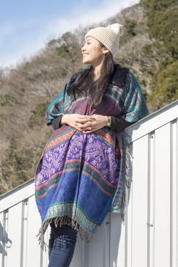 トライバルデザインの大きめふわふわポンチョ - サブ2