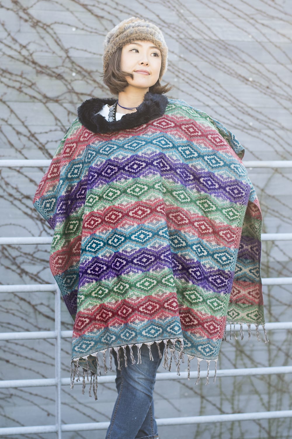 【送料無料】 ドットパターンのふわふわポンチョ / ドット柄 セーター TIRAKITA(ティラキタ) エスニック ネパール アジア エスニック衣