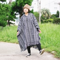 厚手ネパール伝統生地 大判ヒマラヤンポンチョ キャンプなどへオススメ - サブ3