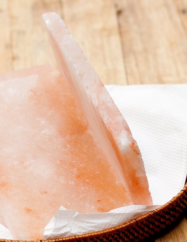 岩塩プレート(Mサイズ）【お得な3点セット】 5 - 厚みもしっかりとあります