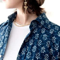 ウッドブロックと藍染の半袖コットンシャツ - サブ3