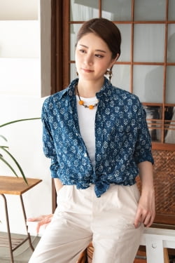 ウッドブロックと藍染の長袖コットンシャツ - サブ2