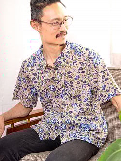 ボタニカル柄の木版染めが美しい　半袖コットンシャツ - サブ2