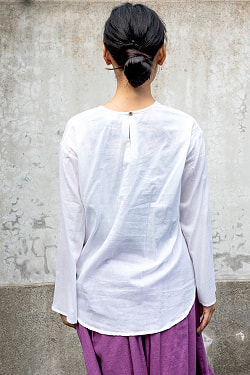 柔らかい素材が優しく肌を包む　シンプルコットンシャツ - サブ3