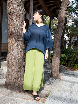 柔らかい素材が優しく肌を包む　シアー素材のワイドスリーブシャツ - サブ2