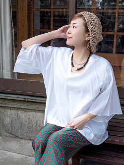 柔らかい素材が優しく肌を包む　シアー素材のワイドスリーブシャツ - サブ5