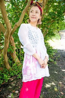 透け感で軽やかに チュール刺繍のシアーチュニック - サブ5