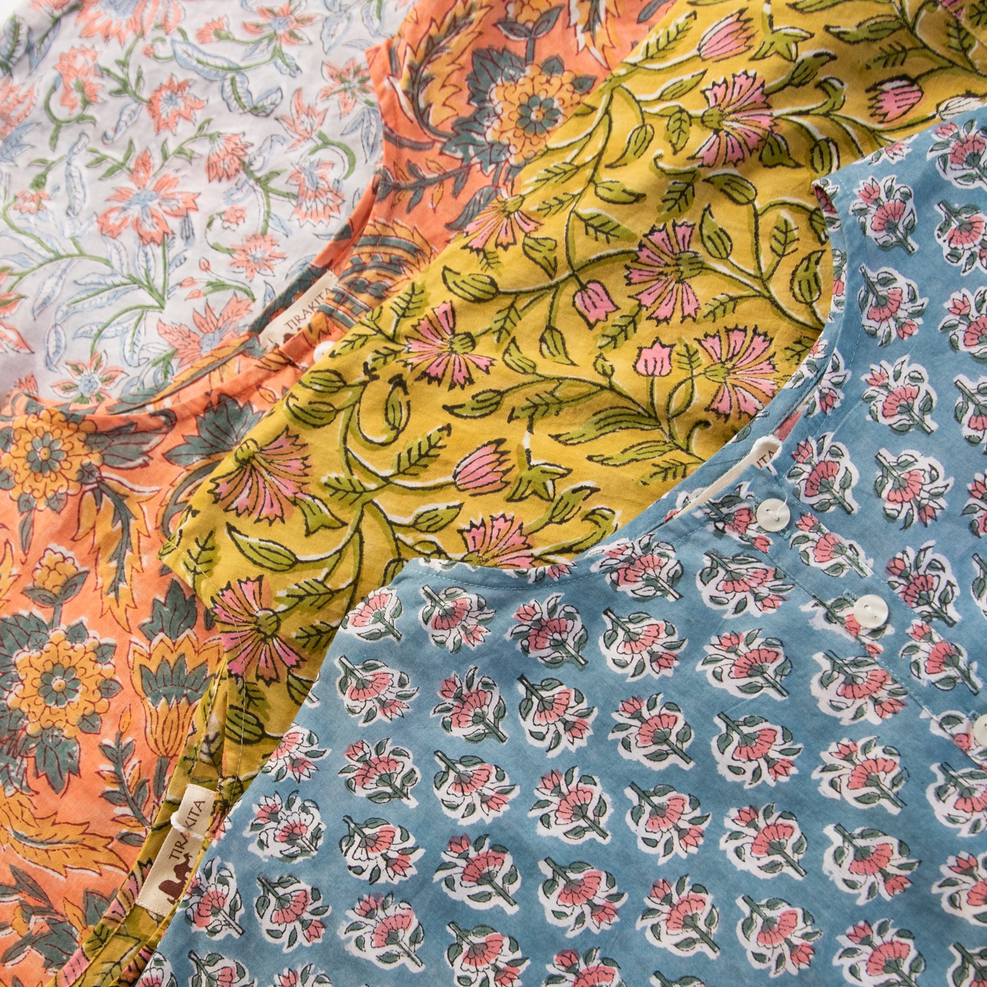 朝の気分で前を決める ブロックプリントの2WAYシャツ3枚目の下部説明写真です