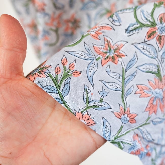 朝の気分で前を決める ブロックプリントの2WAYシャツ 7 - コットン生地が着やすいです。