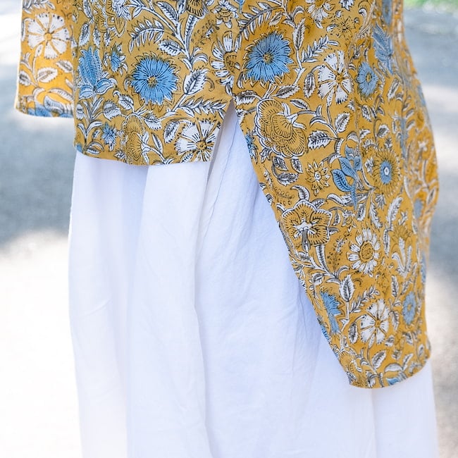 ウッドブロックプリントのバックロング クルティ風チュニックシャツ 3 - このように後ろが長いデザインでお尻もカバー!