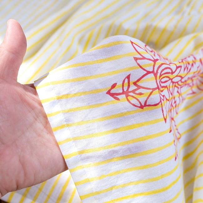 伝統職人が描く、ウッドブロック・ストライプシャツ 9 - 柔らかい素材が気持ちよいです。